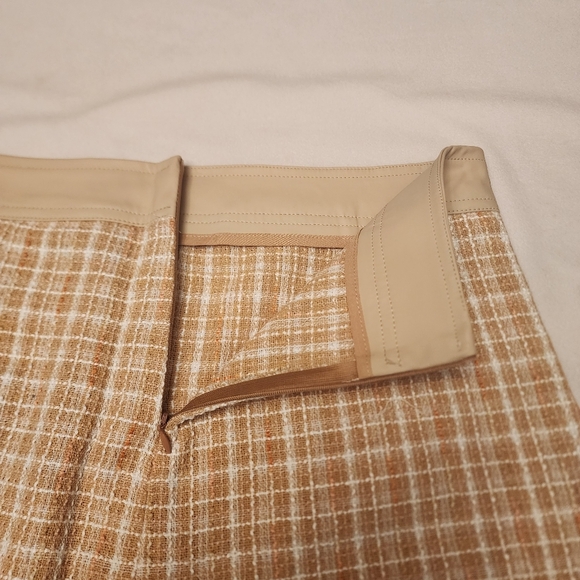 Tweed Button Mini Skirt - Picture 6 of 8